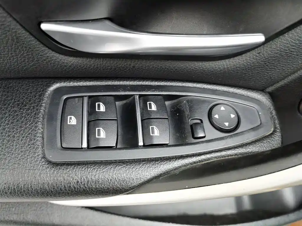 BMW 3 Series 2016 — фото 9