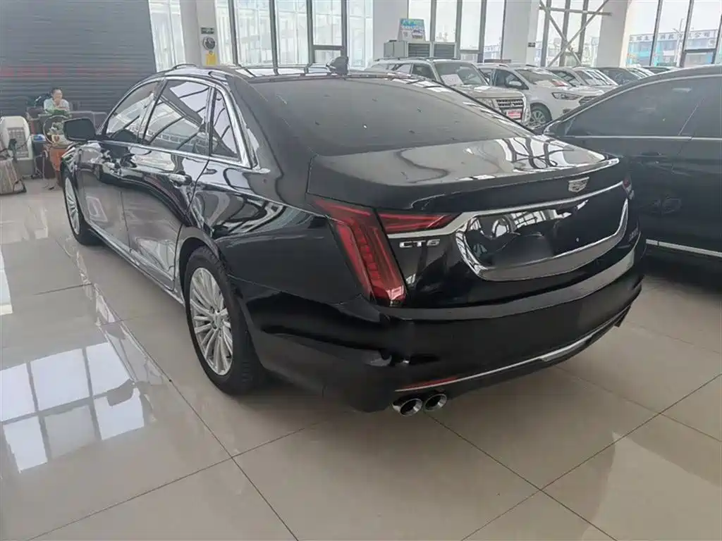 Cadillac CT6 2022 — фото 12