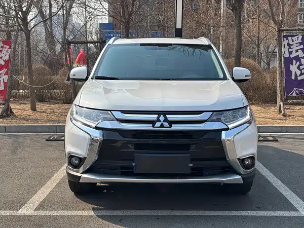 Mitsubishi Outlander 2018