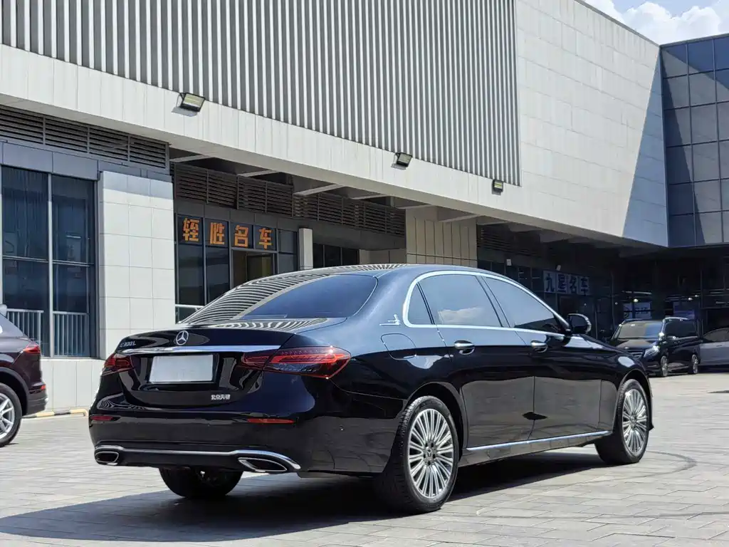 Mercedes-Benz E-Class 2021 — фото 13
