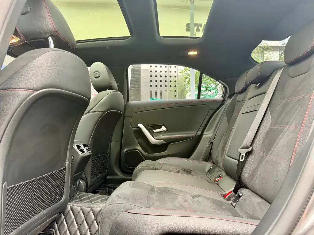 Mercedes-Benz A-Class 2024 — фото 15