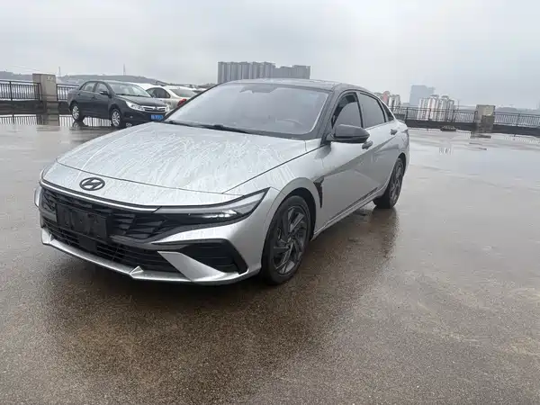 Hyundai Elantra 2023