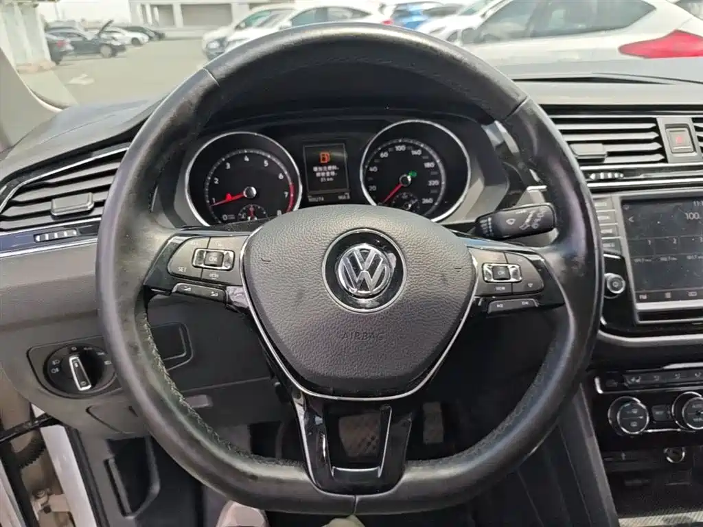 Volkswagen Tiguan L 2019 — фото 11