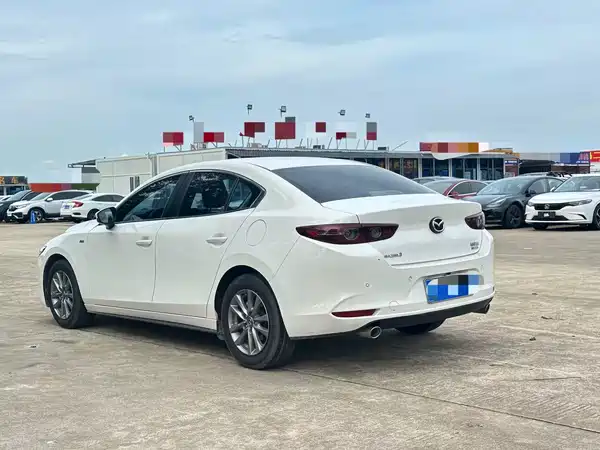 Mazda 3 Axela 2022