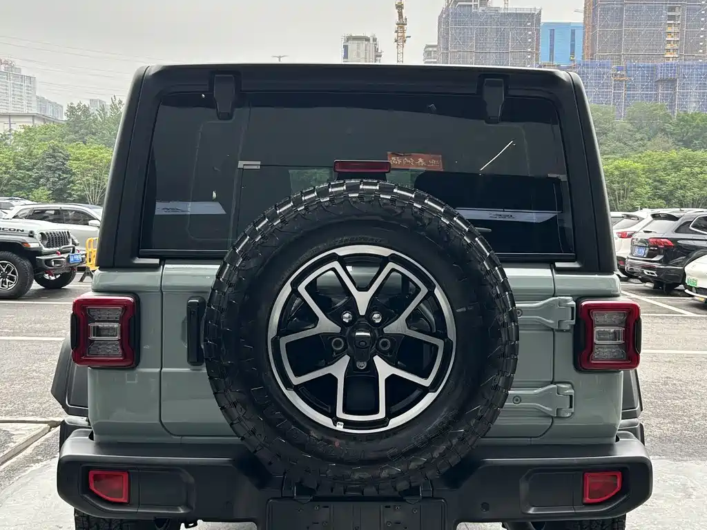 Jeep Wrangler 2024 — фото 15