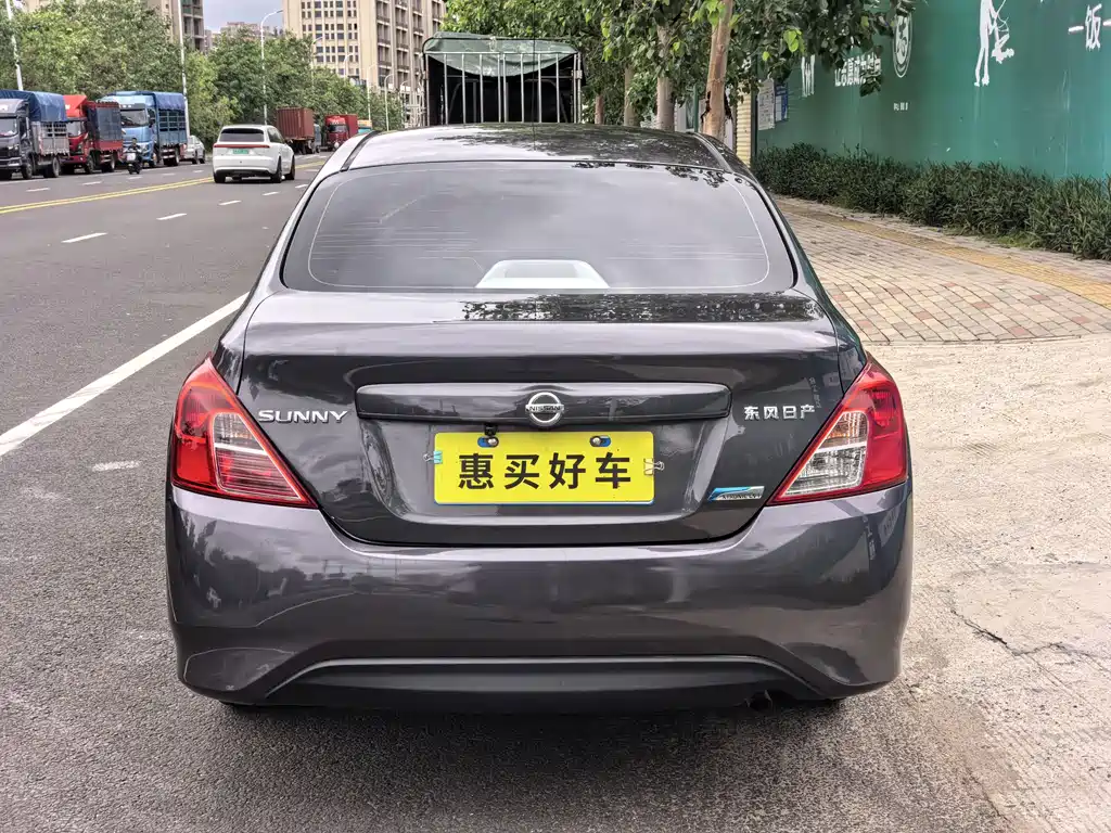Nissan Sunny 2016 — фото 11