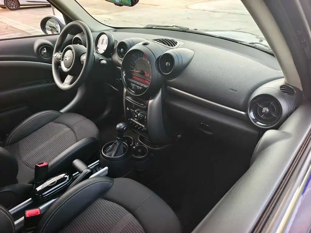 MINI Countryman 2015 — фото 12
