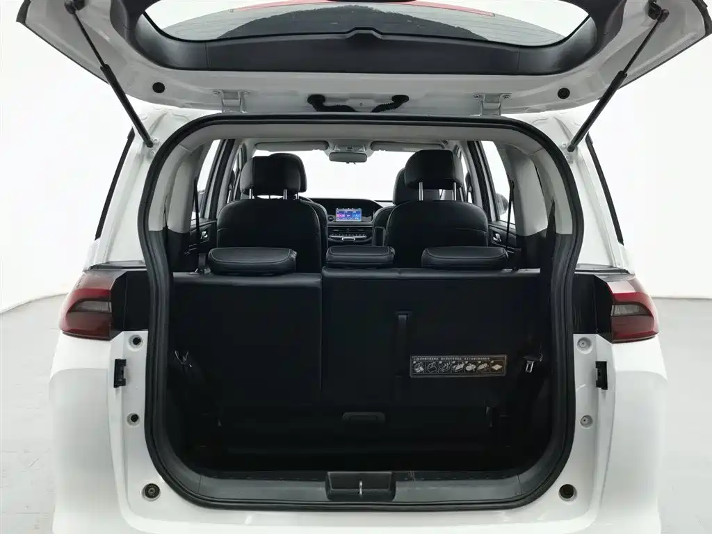GAC Motor Trumpchi M6 2021 — фото 16