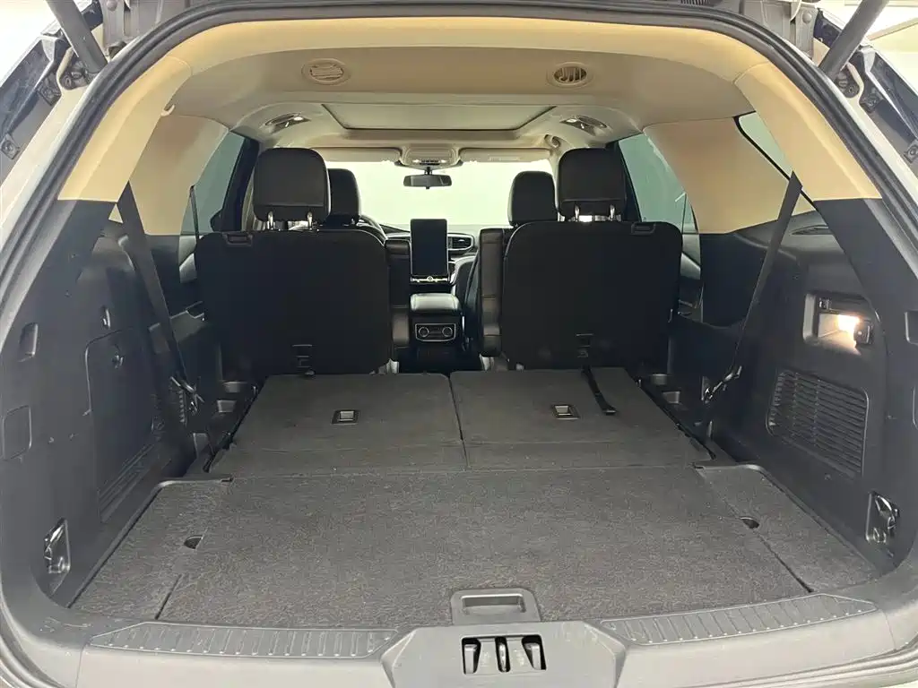 Ford Explorer 2021 — фото 11
