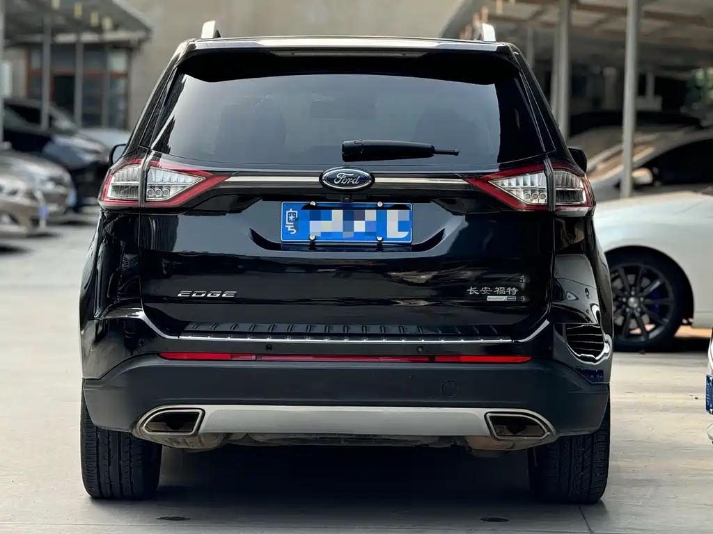 Ford Edge 2016 — фото 10