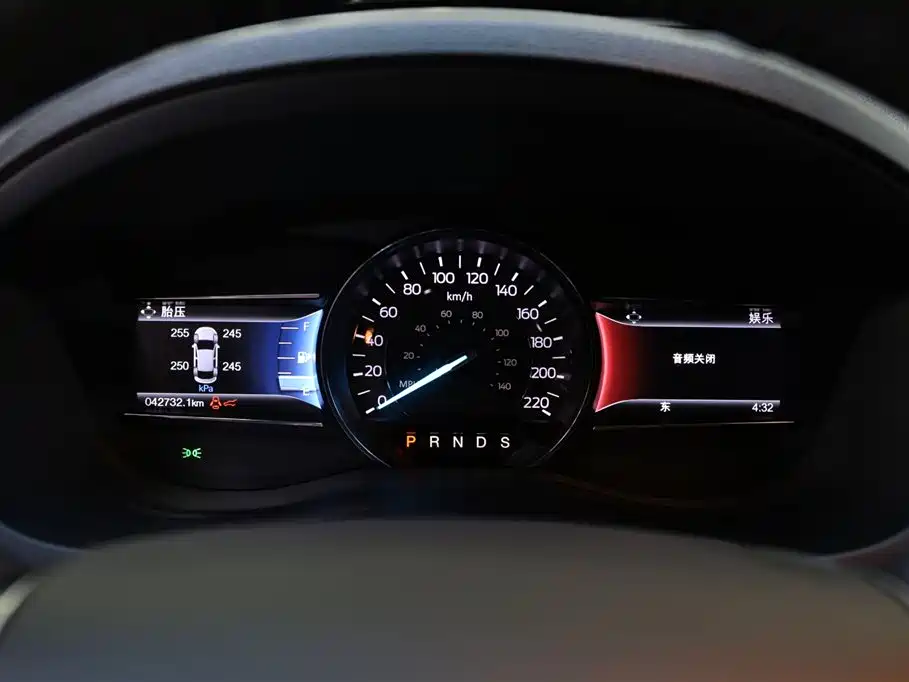 Ford Explorer 2018 — фото 14