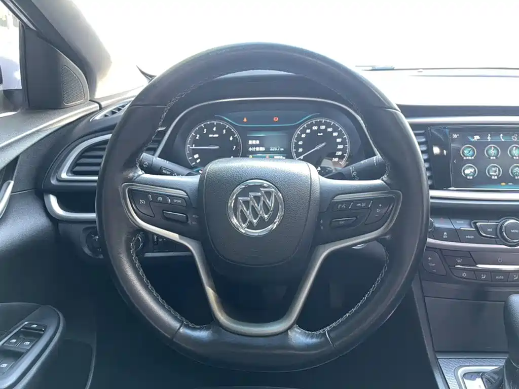 Buick Excelle 2018 — фото 23