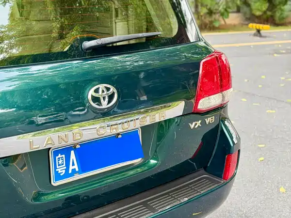 Toyota Land Cruiser 2010