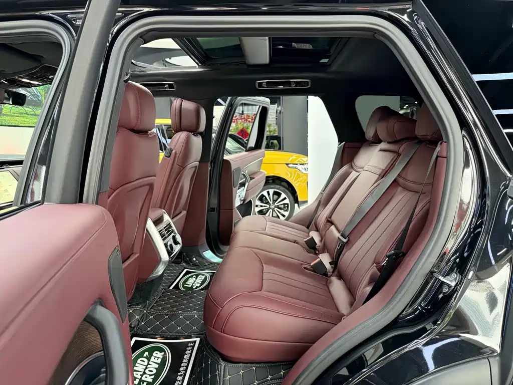 Land Rover Range Rover 2024 — фото 10