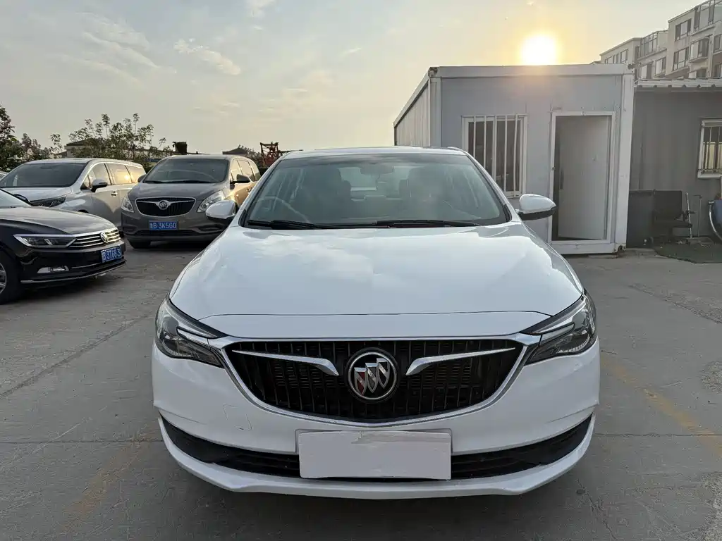 Buick Excelle 2018 — фото 2
