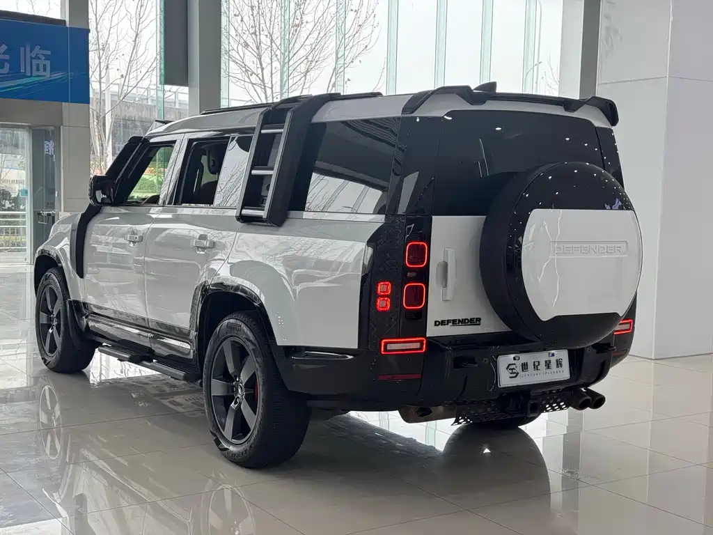 Land Rover Defender 2023 — фото 4
