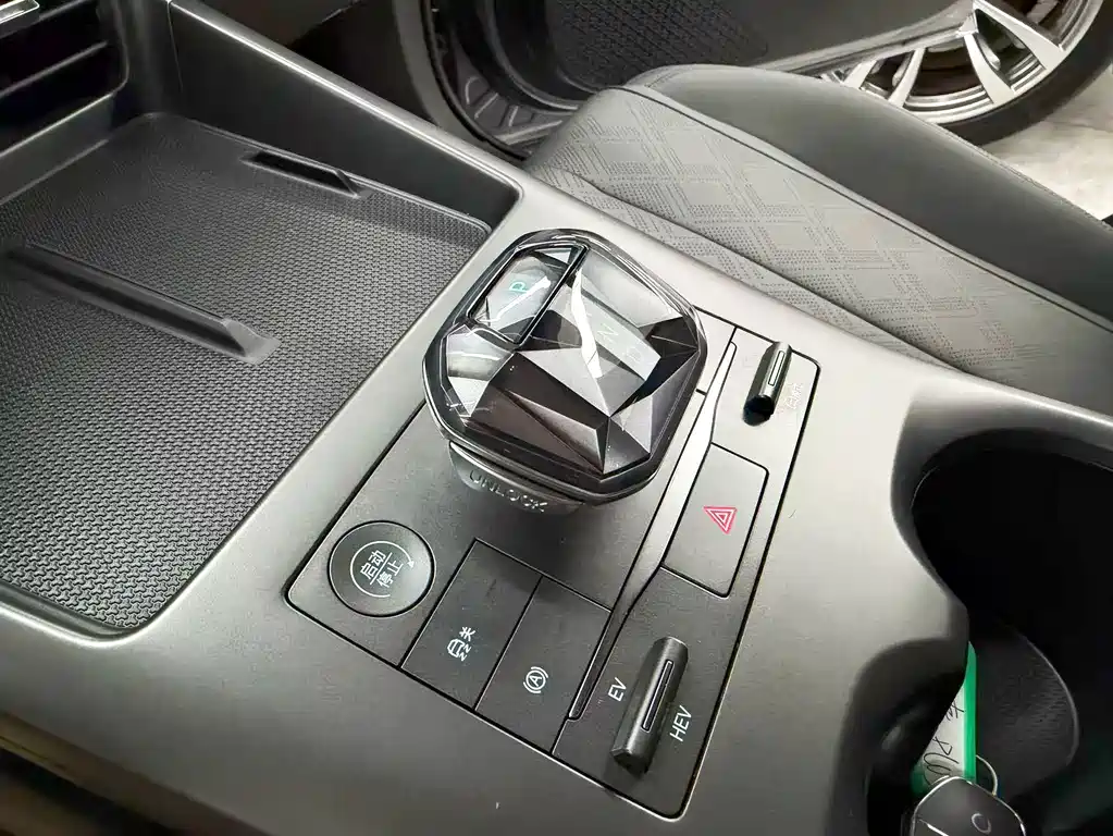 BYD Qin PLUS 2025 — фото 13