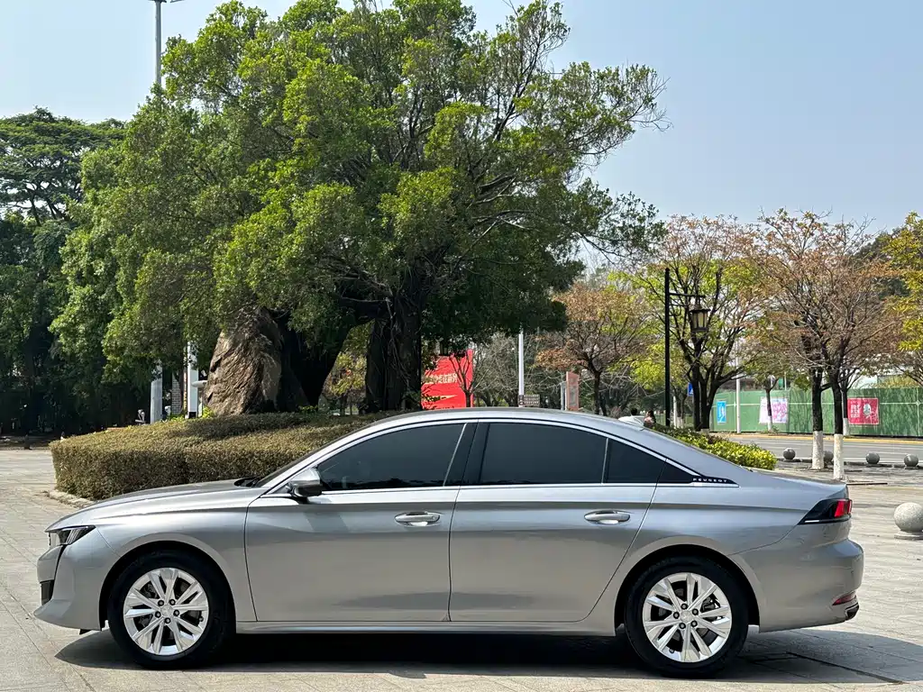 Peugeot 508 2023 — фото 18