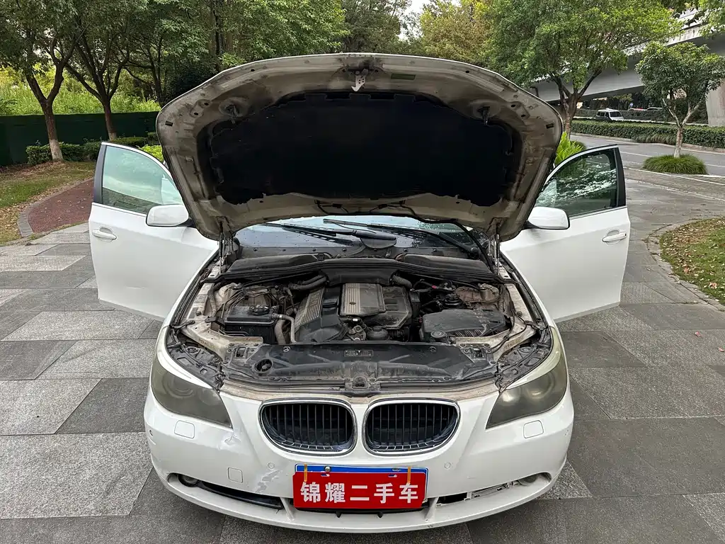 BMW 5 Series 2005 — фото 21