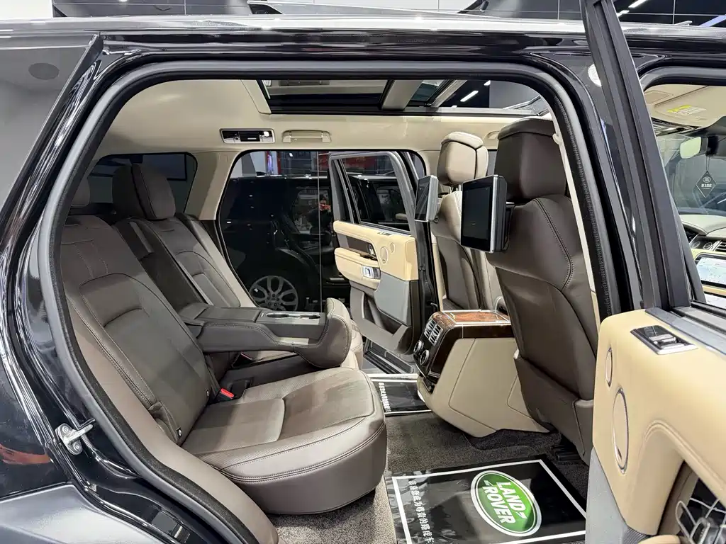 Land Rover Range Rover 2022 — фото 12