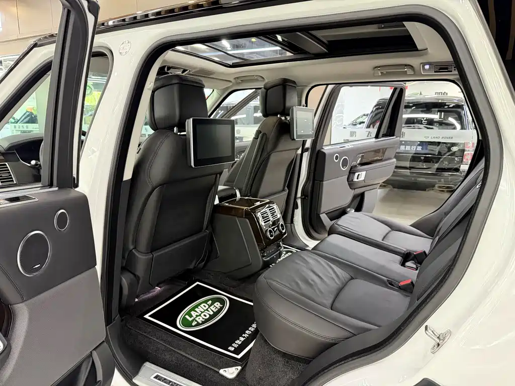 Land Rover Range Rover 2022 — фото 12