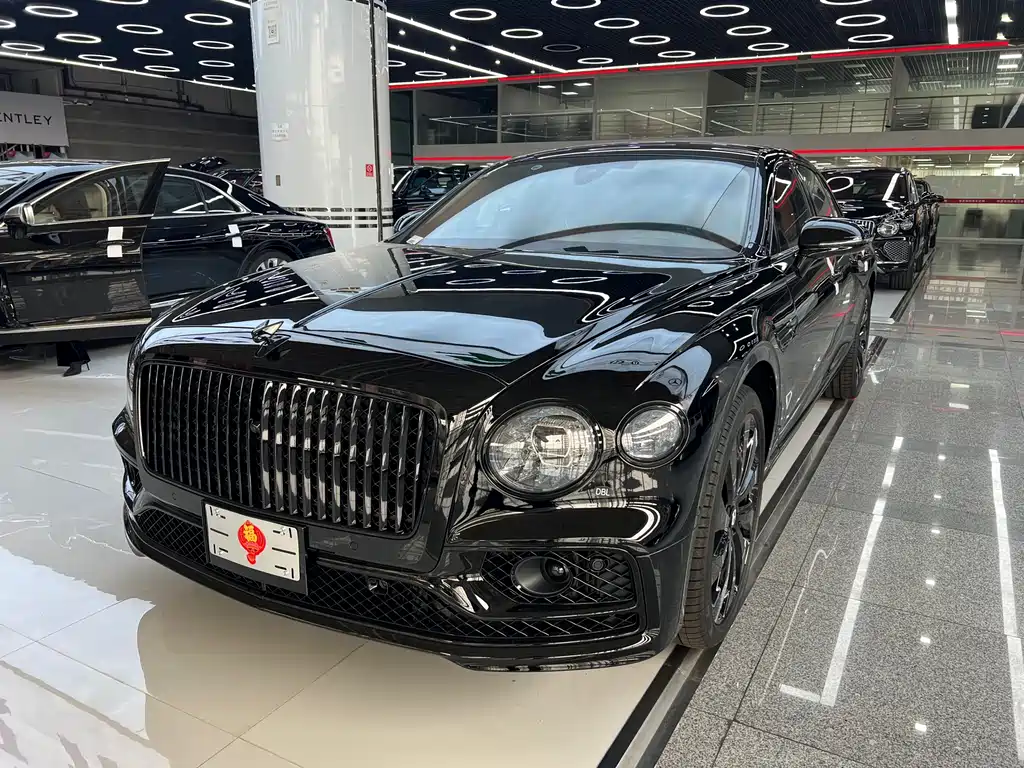 Bentley Flying Spur — фото 1