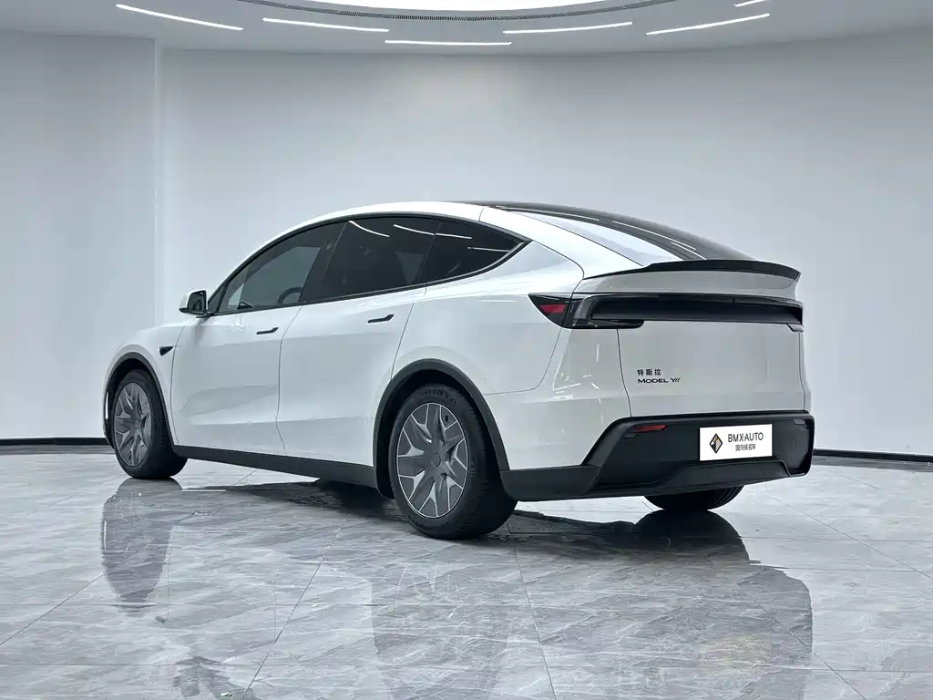 Tesla Model Y L 2025 — фото 3