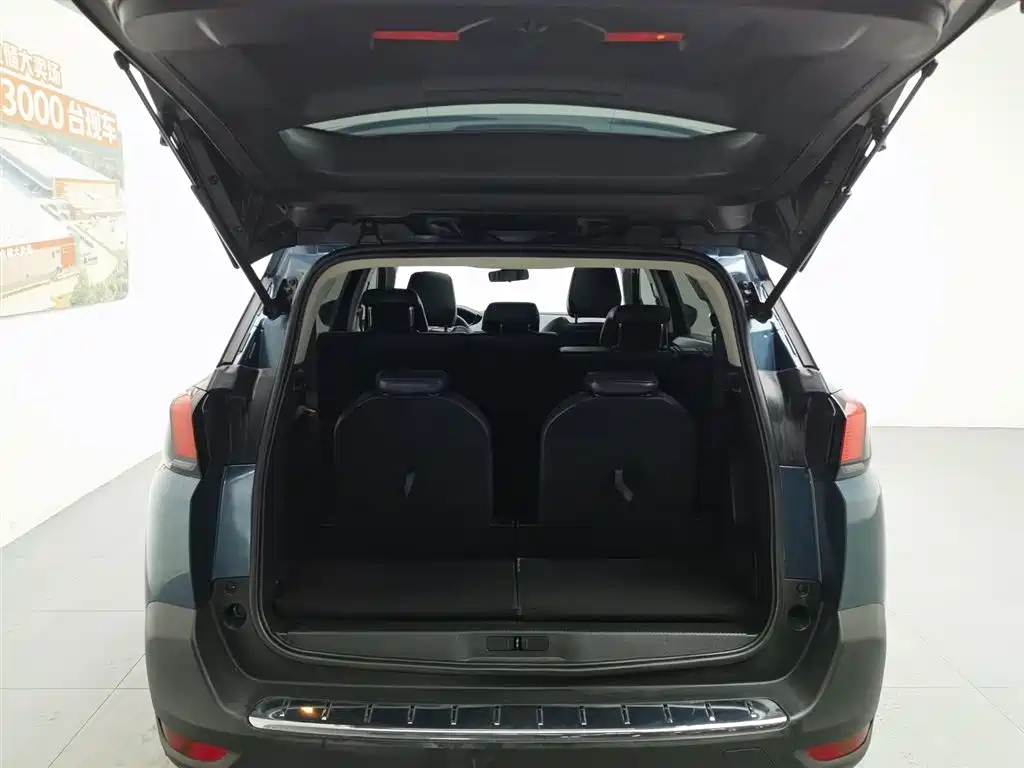 Peugeot 5008 2018 — фото 16