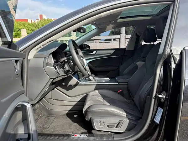 Audi A7L 2023