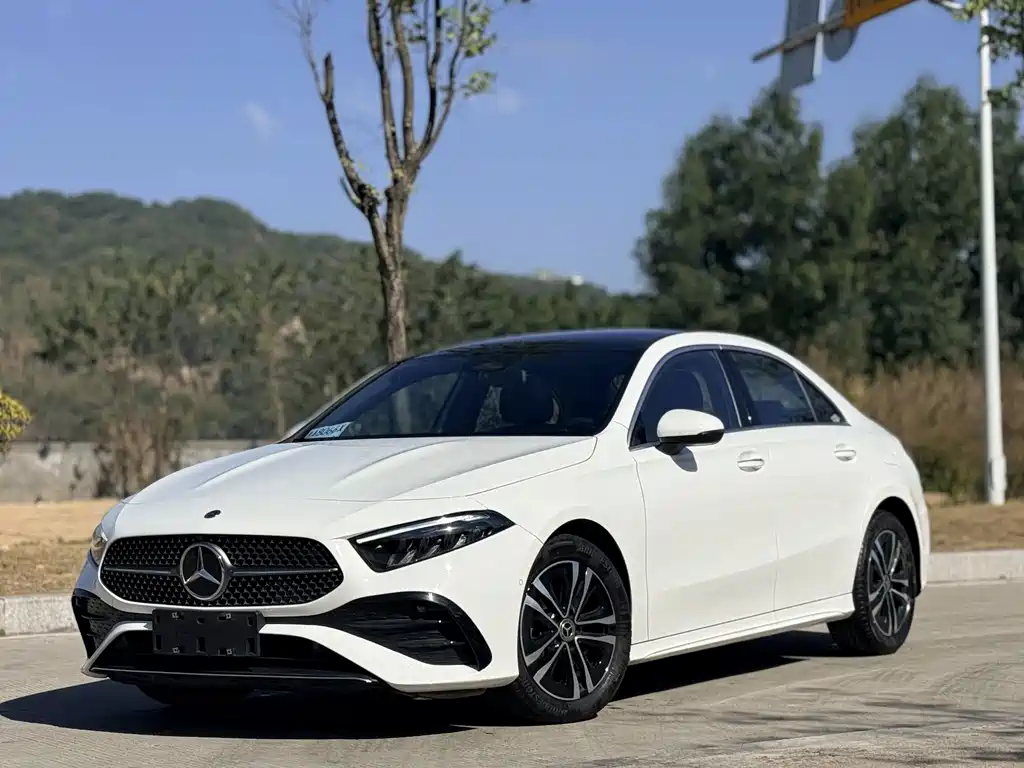 Mercedes-Benz A-Class 2024 — фото 1