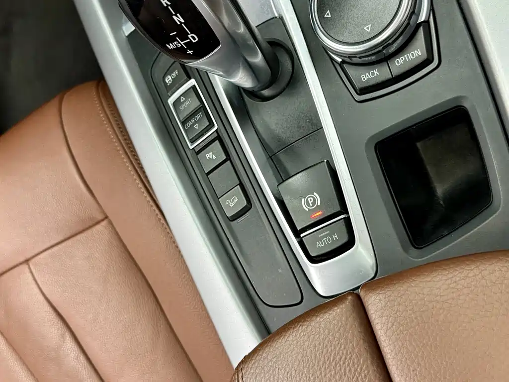 BMW X5 2018 — фото 11