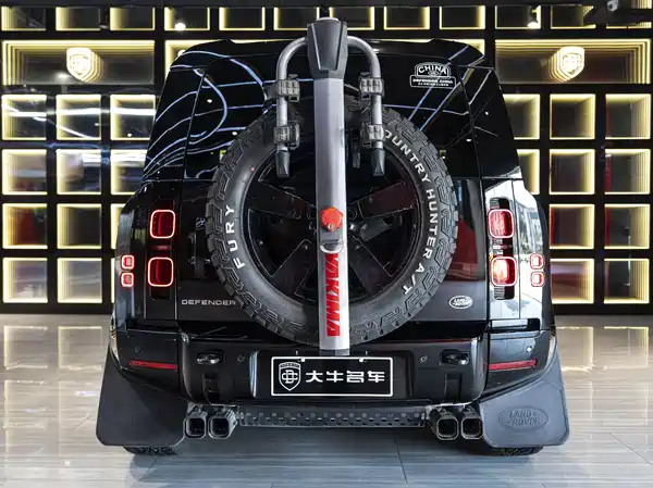 Land Rover Defender 2024