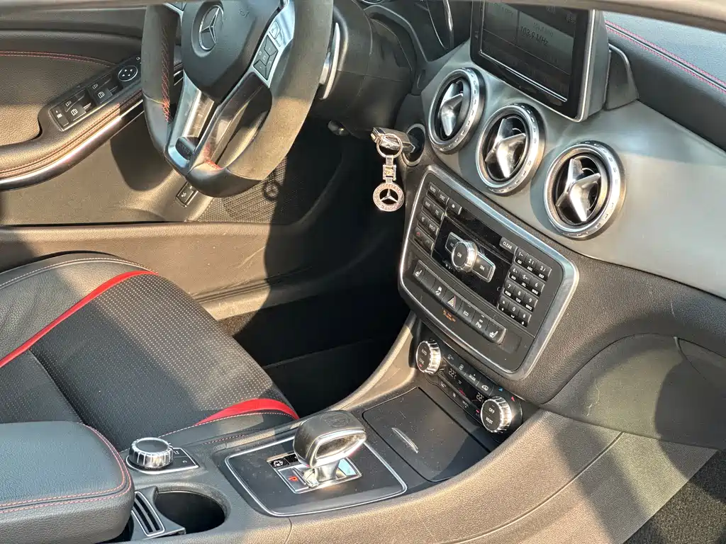 Mercedes-Benz GLA AMG 2015 — фото 39
