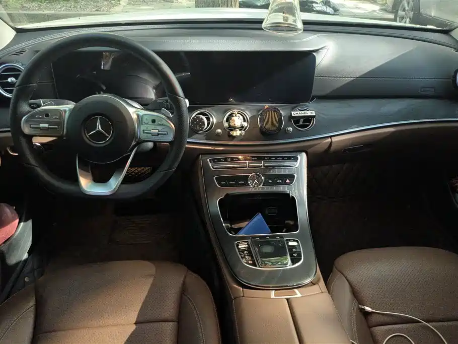 Mercedes-Benz E-Class 2019 — фото 12