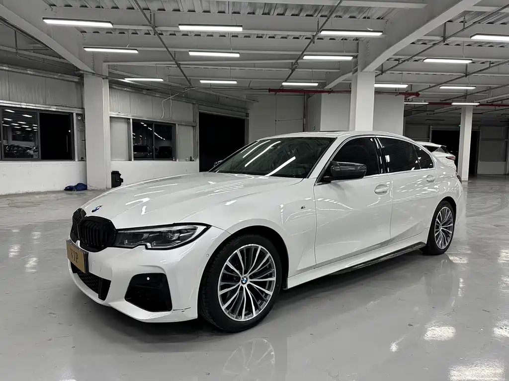 BMW 3 Series 2019 — фото 1