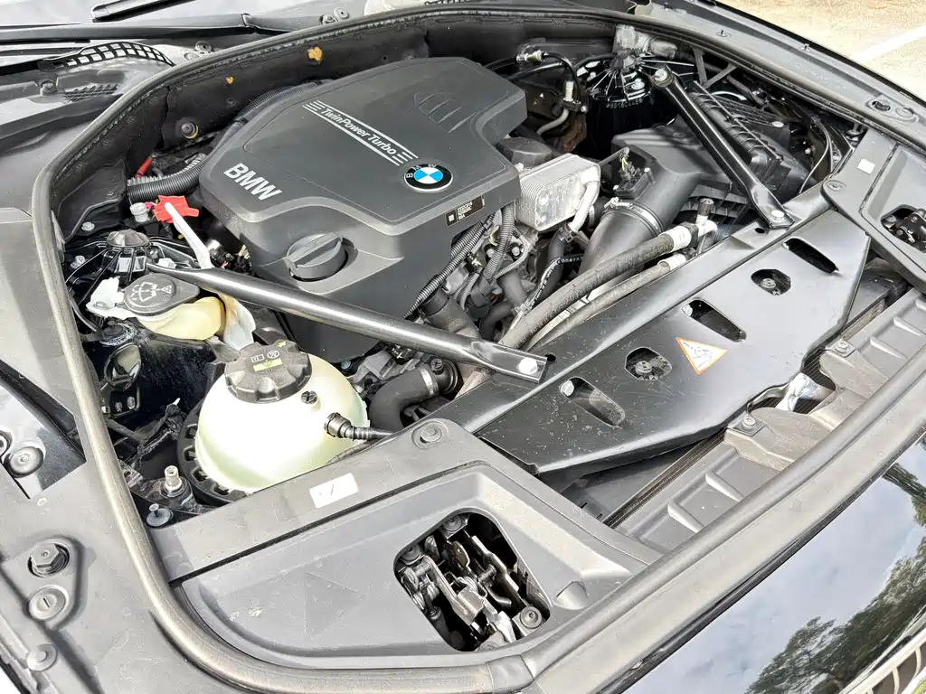 BMW 5 Series 2016 — фото 13