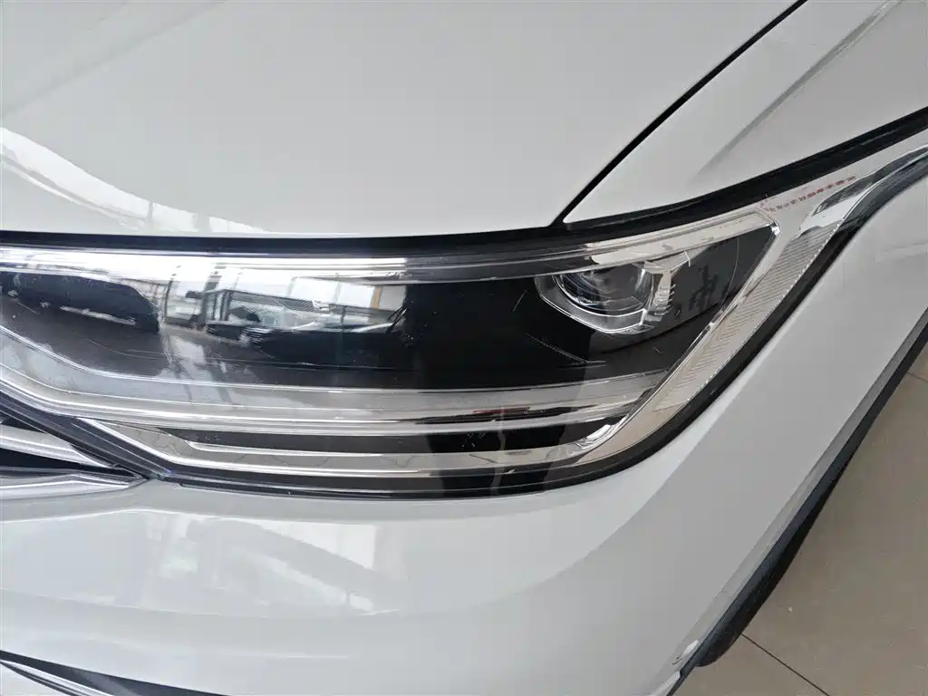 Volkswagen Tiguan L 2023 — фото 18