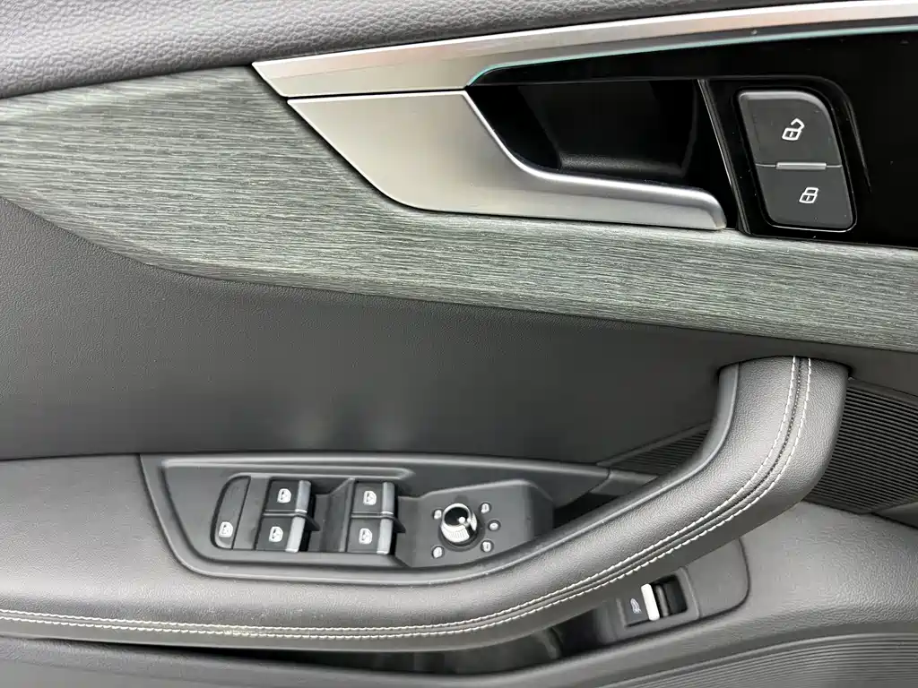 Audi A4L 2023 — фото 3