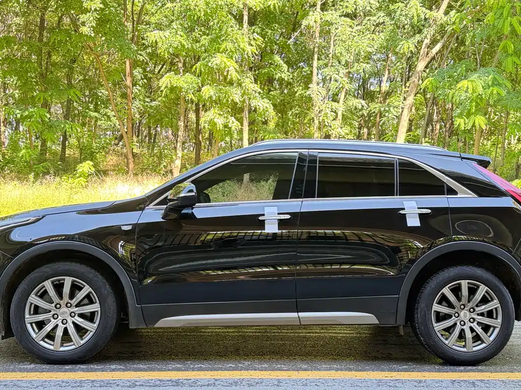 Cadillac XT4 2021 — фото 2
