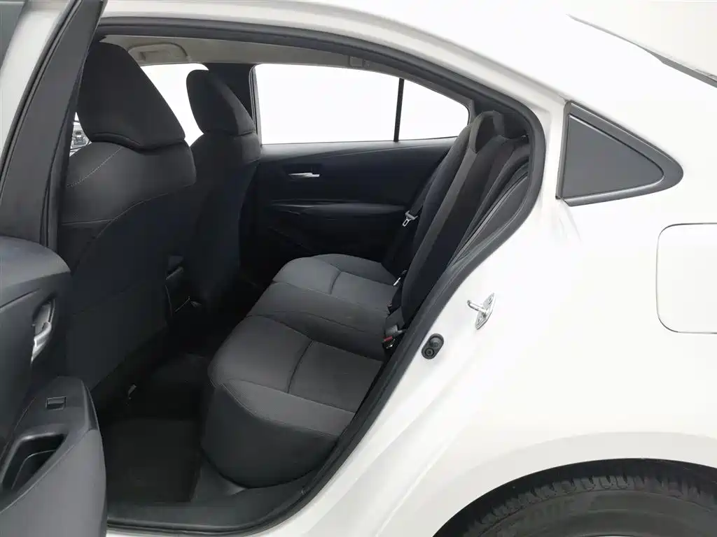 Toyota Corolla 2023 — фото 15