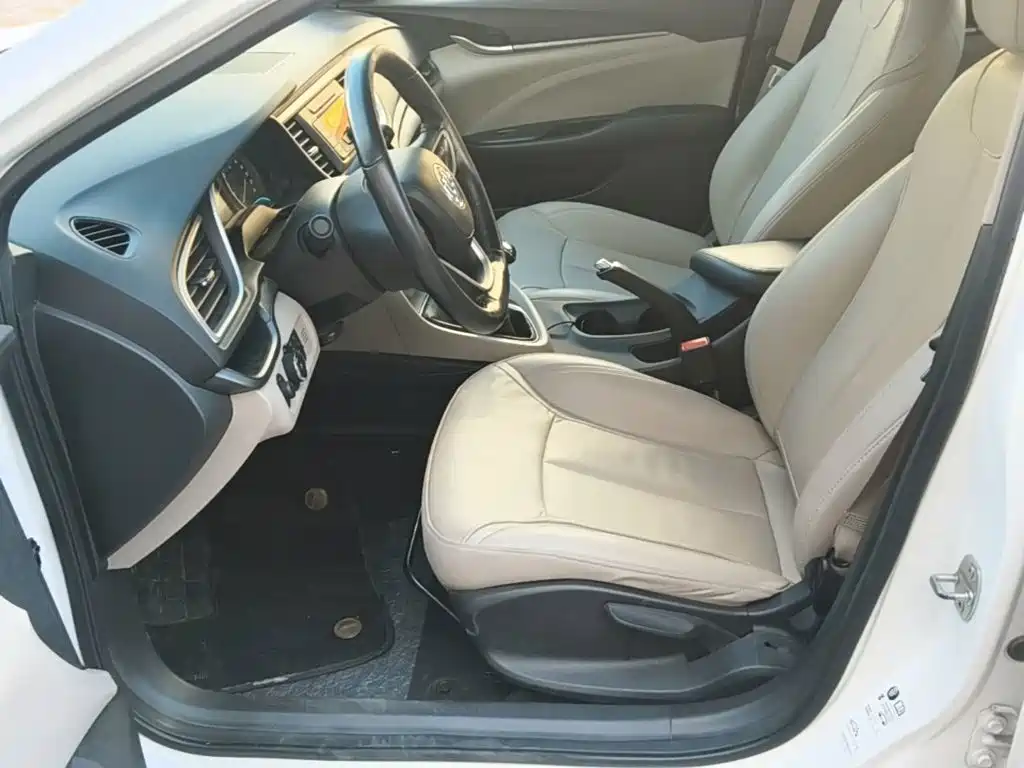 Buick Excelle 2018 — фото 15
