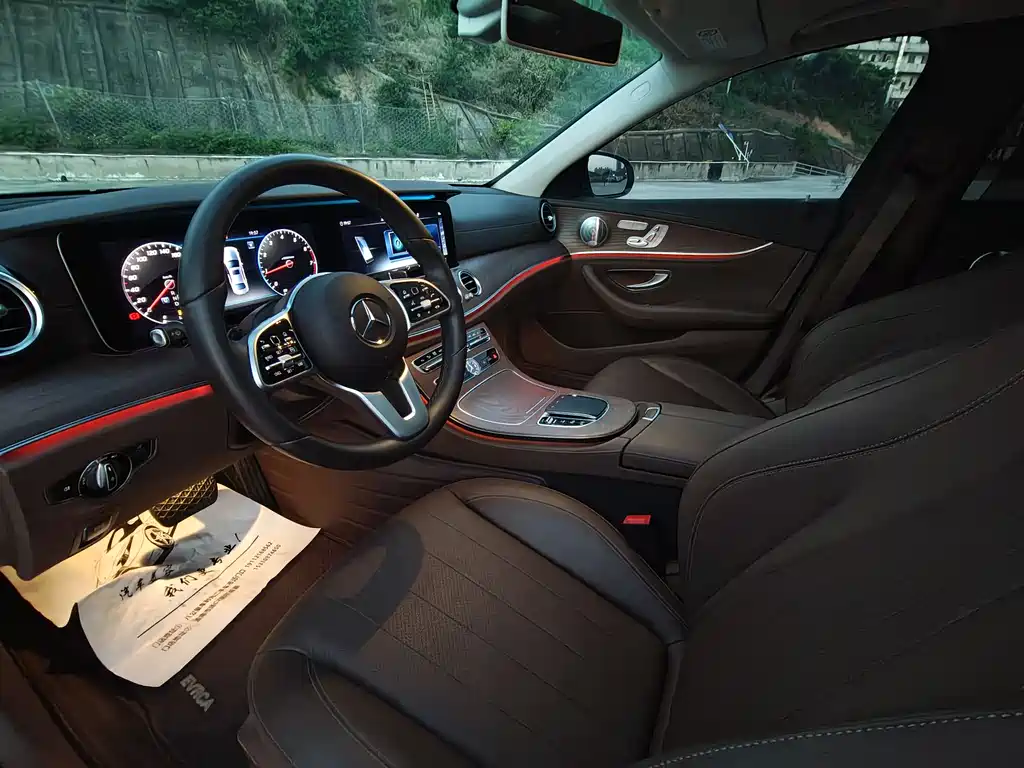 Mercedes-Benz E-Class 2020 — фото 12