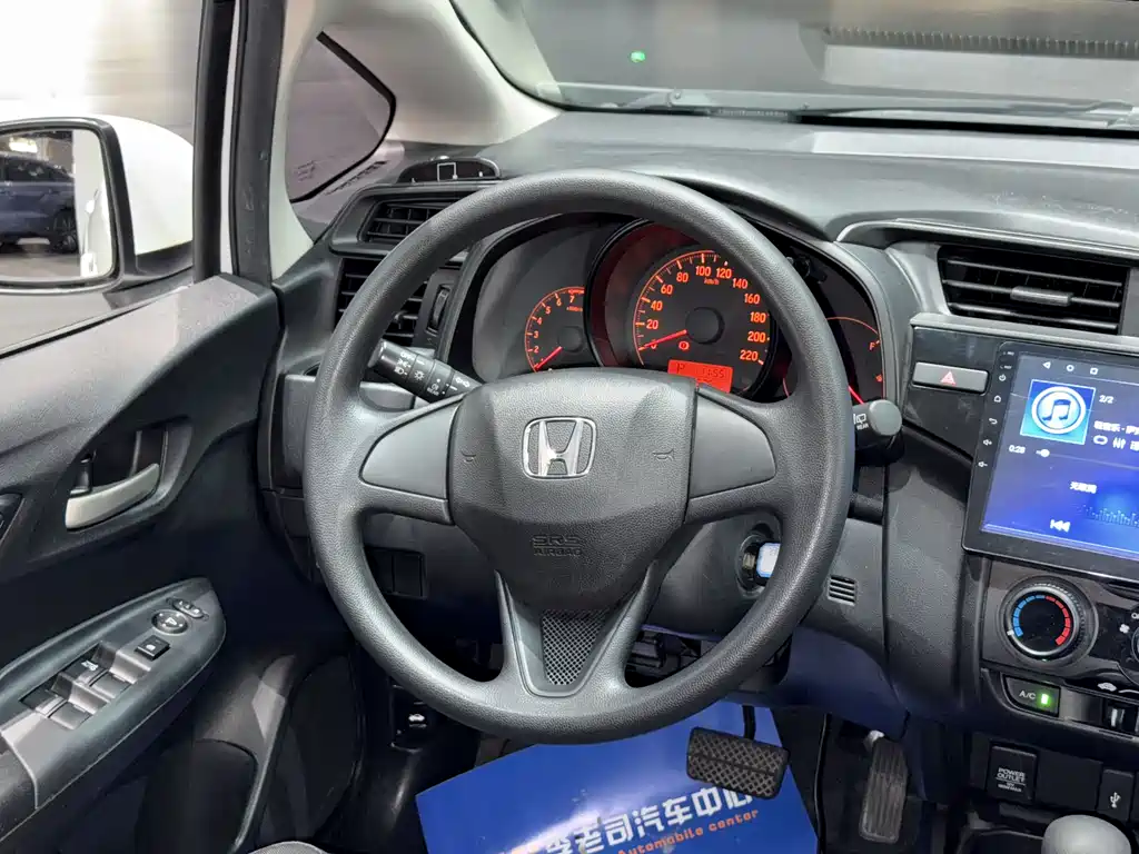 Honda Fit 2018 — фото 10