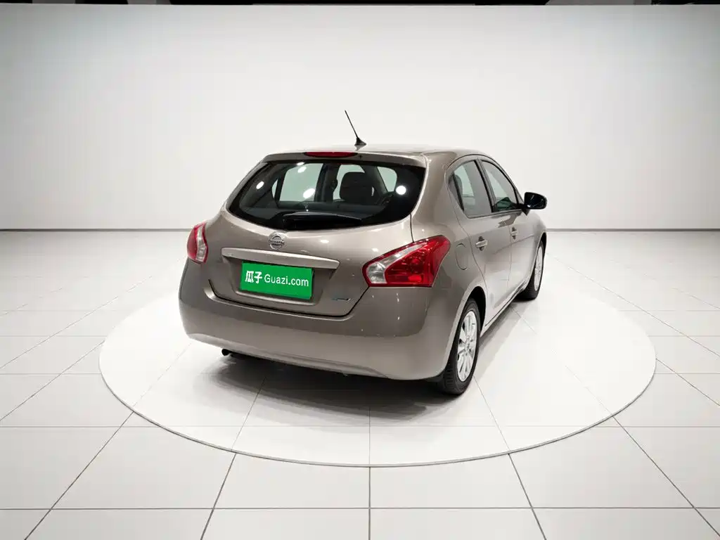 Nissan Tiida 2014
