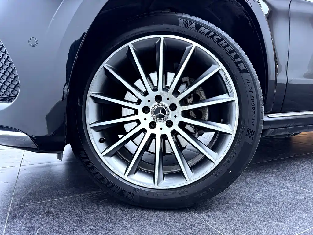 Mercedes-Benz GLS 2017 — фото 10