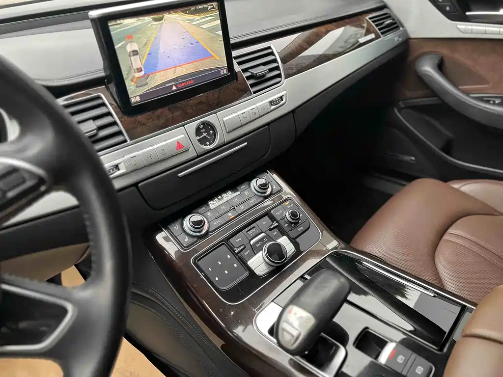 Audi A8 2015 — фото 15
