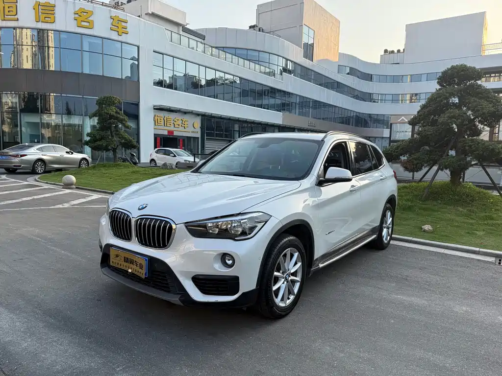 BMW X1 2018 — фото 1