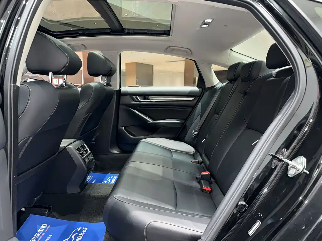 Honda Accord 2022 — фото 15