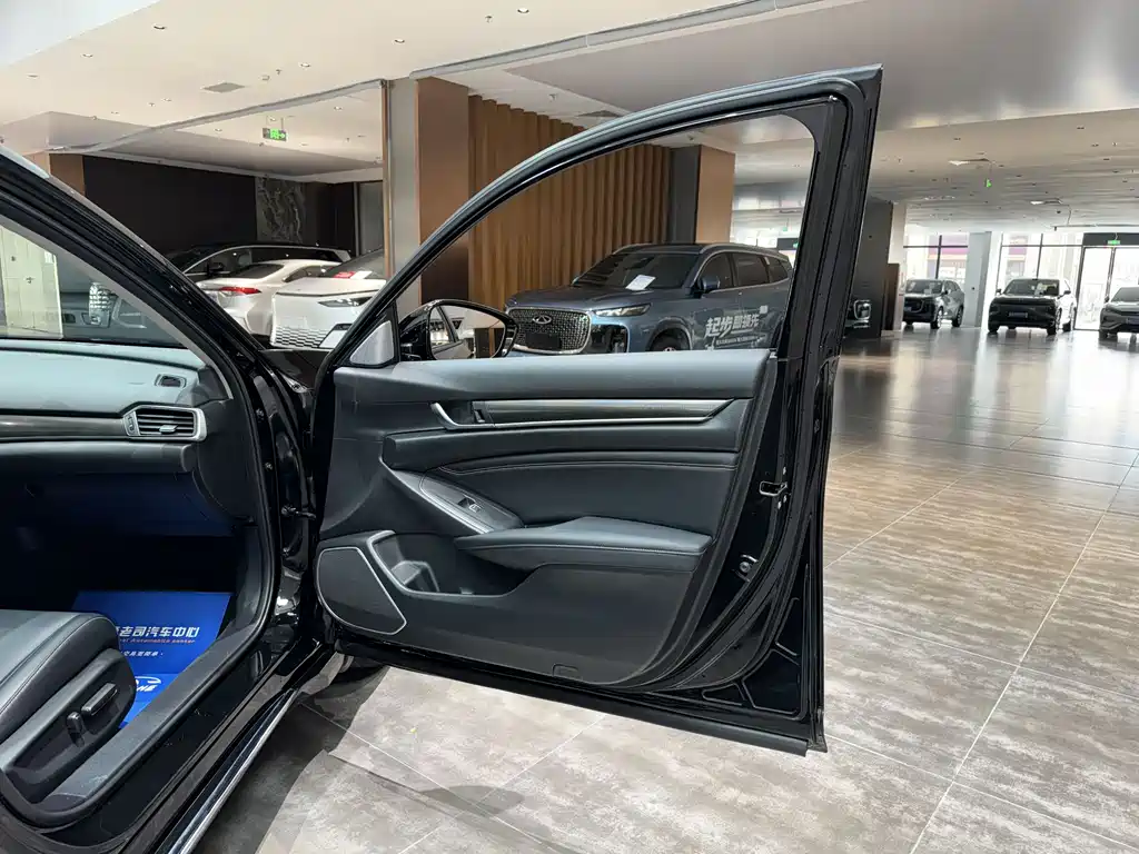 Honda Accord 2022 — фото 18