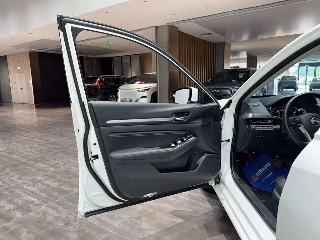 Nissan Teana 2023 — фото 14